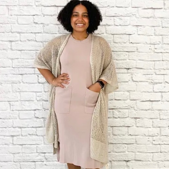 Open knit poncho. An effortless layer to wear all season long 2 colors available - Picture 6 of 6